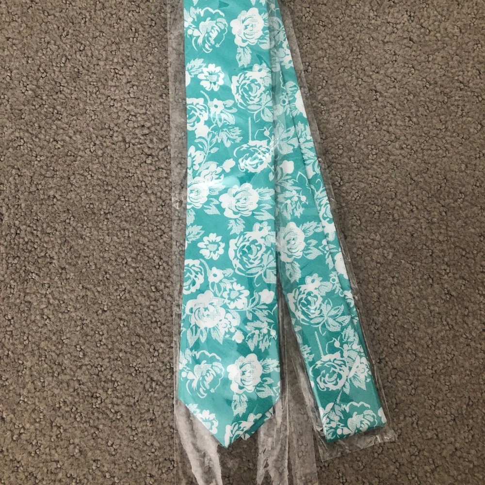 Teal floral necktie